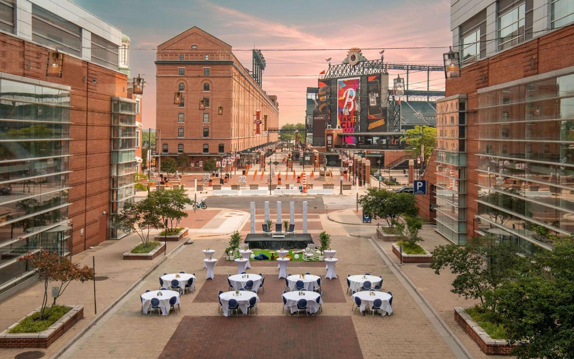 Hilton Baltimore Inner Harbor Exterior photo